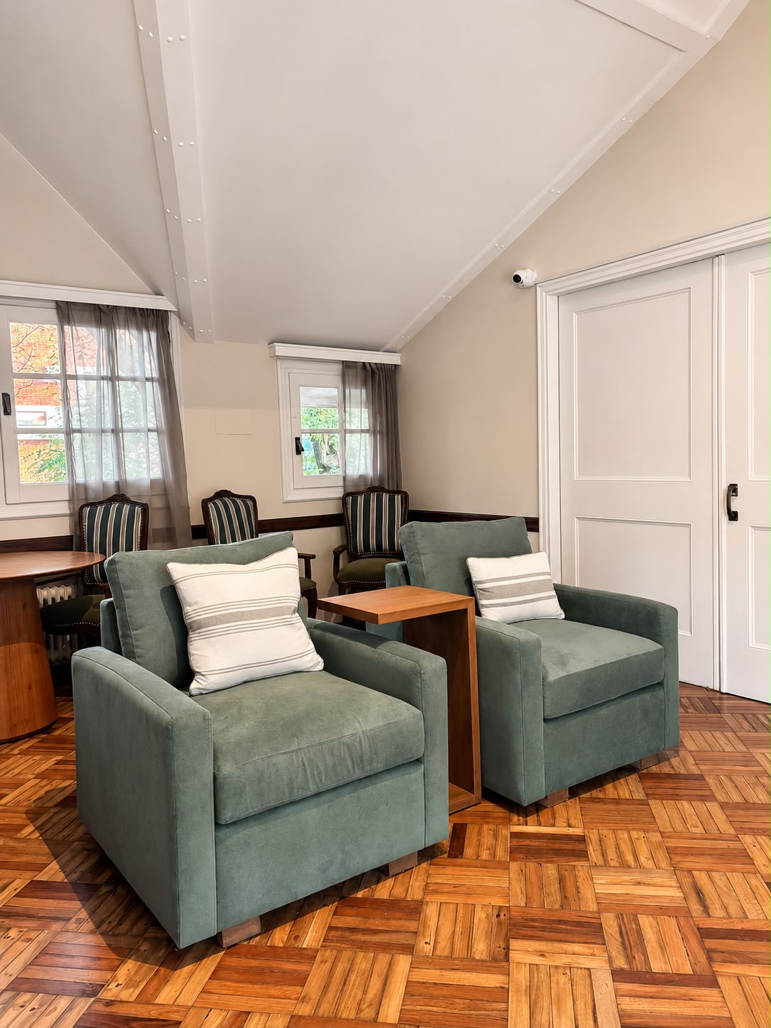 Comedor Familiar de Residencia Isidoro, residencial para adultos mayores en Pocitos, Montevideo